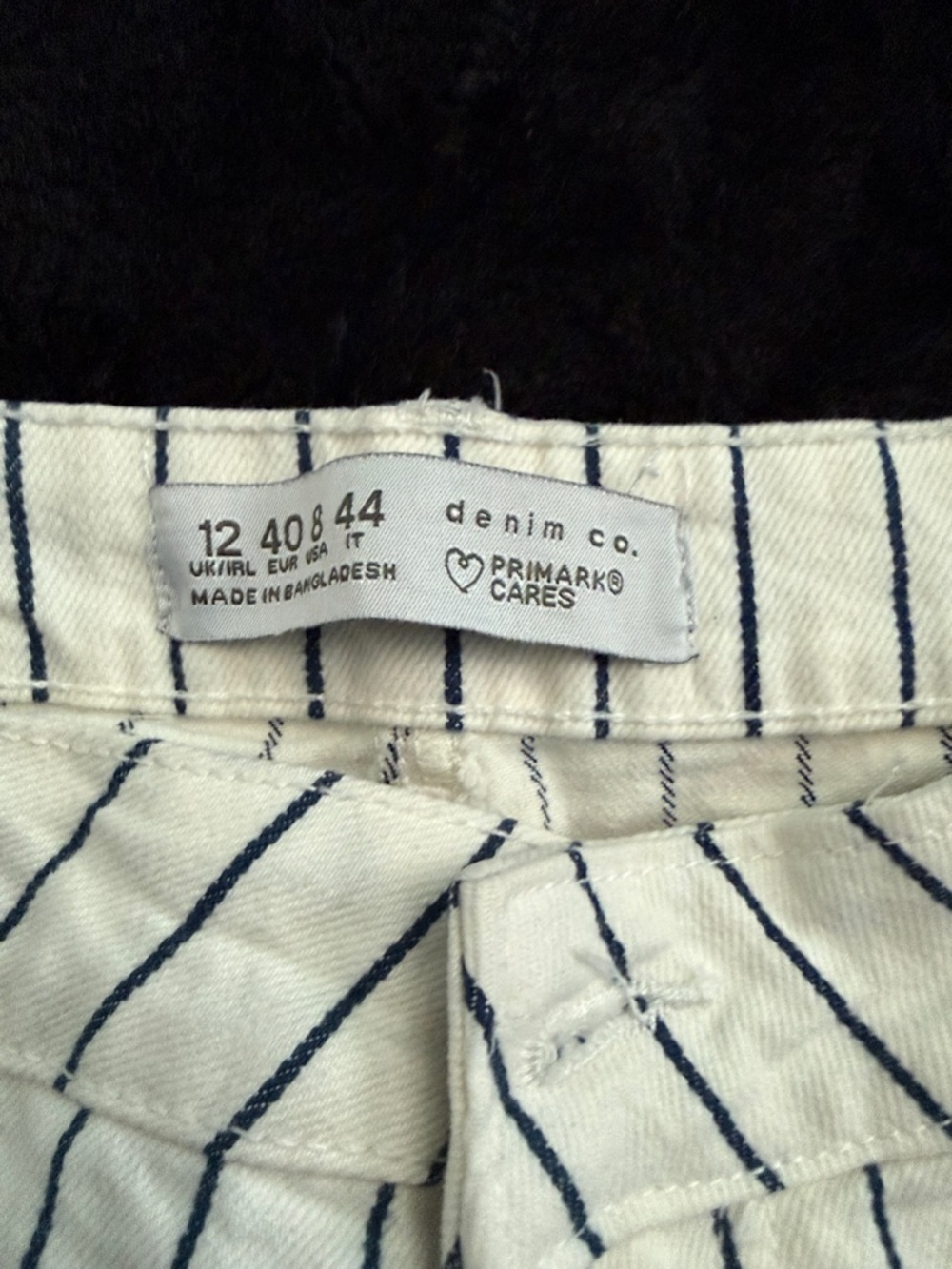 Primark White Shorts with Navy Pinstripes - Picture 4 of 4